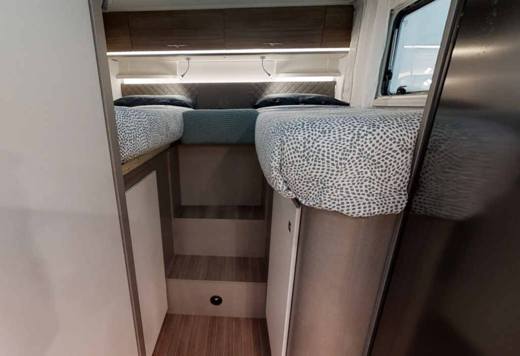 autocaravana 5 plazas, camas gemelas,